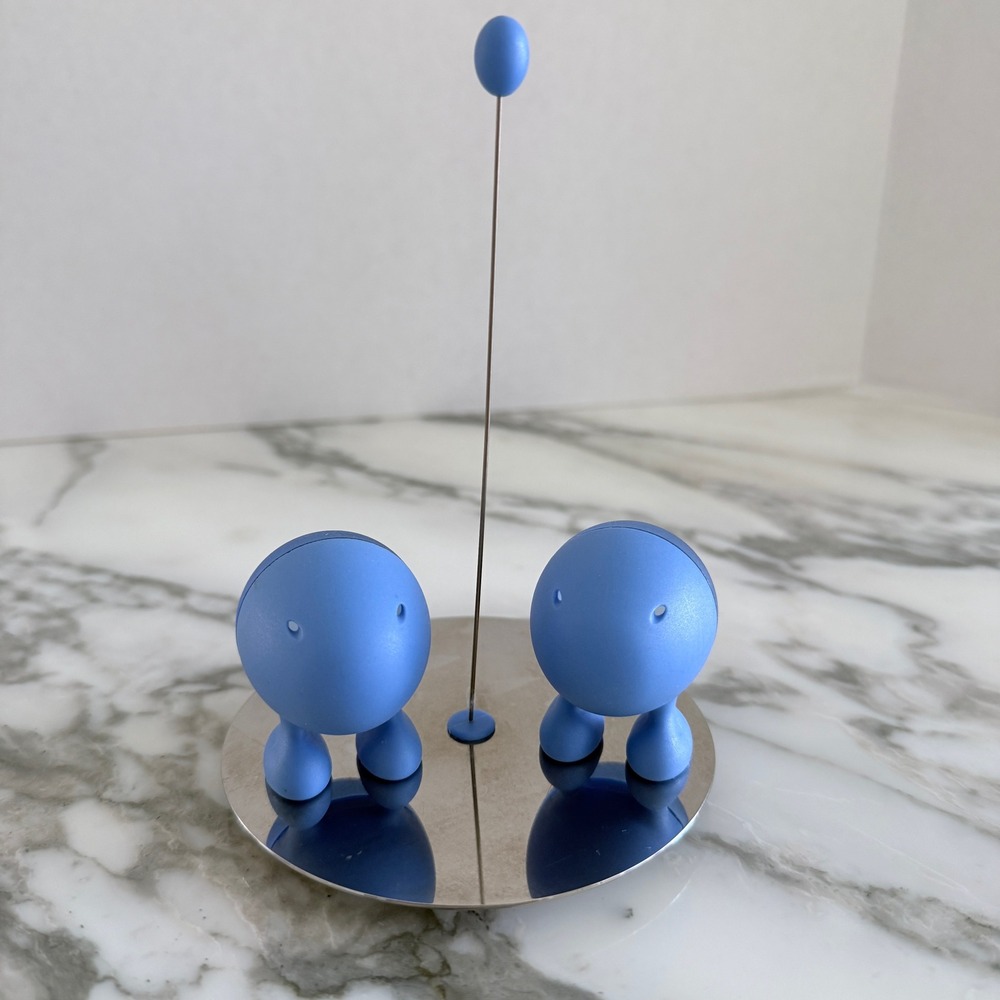 Alessi Lilliput Salt and Pepper Shaker Set Blue Magnetic Base ASG13 B Giovannoni